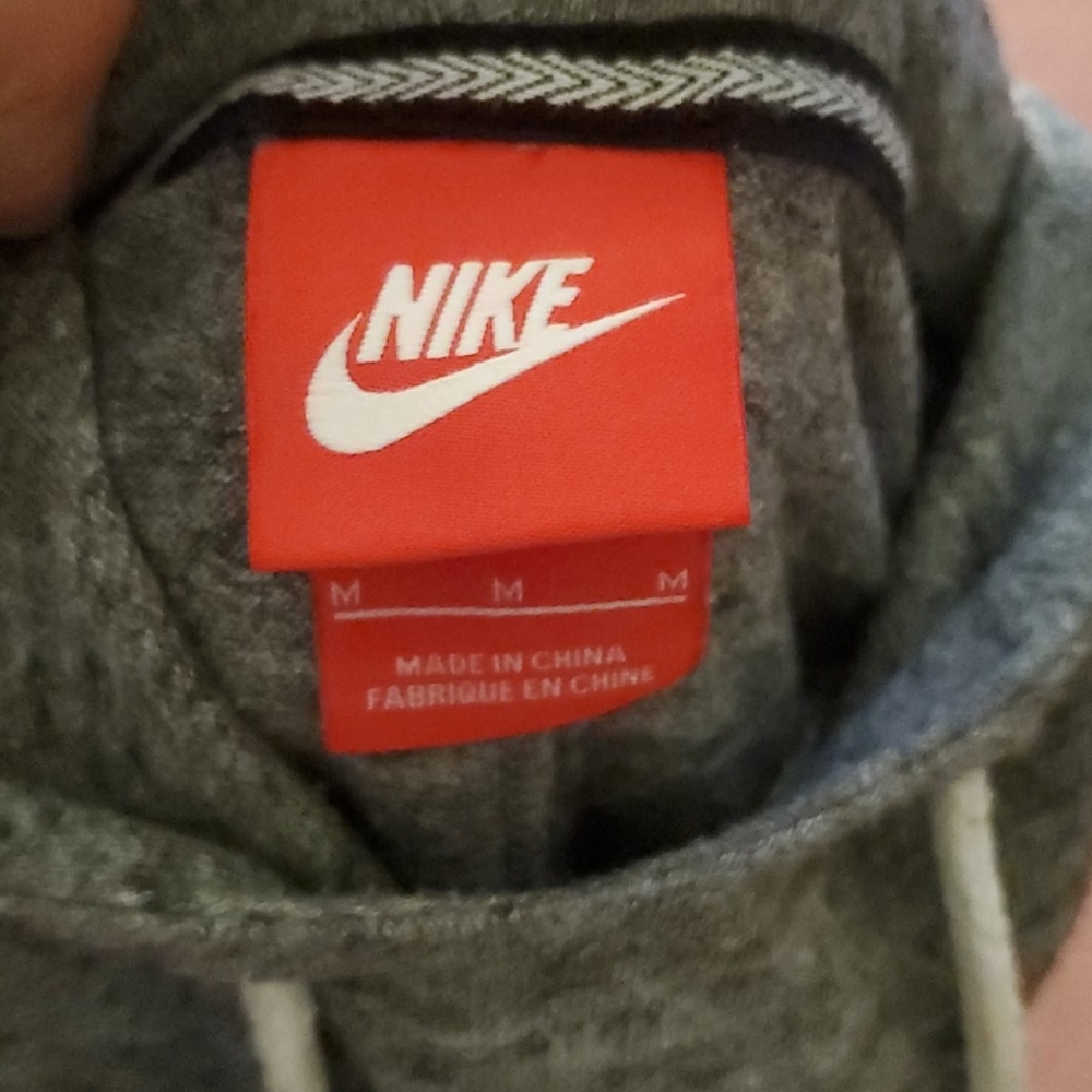 NIKE - Picture 5 of 7